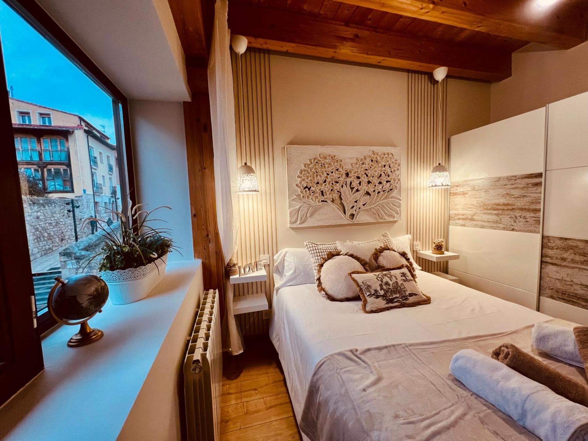 El Capricho De Claudia_ Apartamentos Burgos Catedral Esterno foto