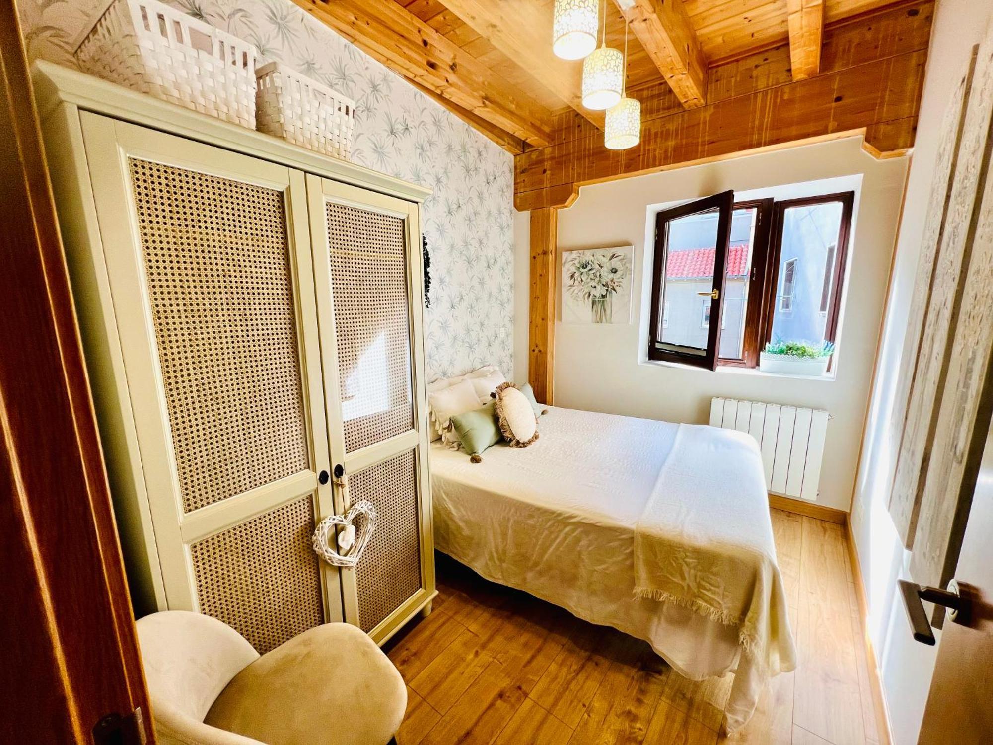 El Capricho De Claudia_ Apartamentos Burgos Catedral Esterno foto